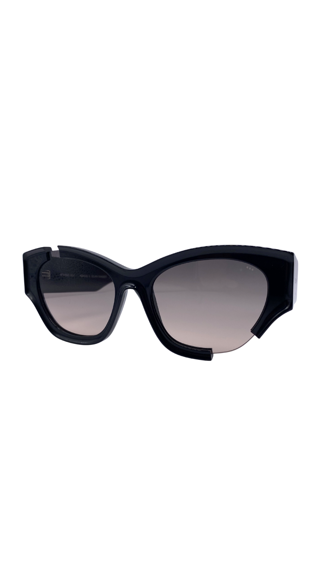 Komono X Delara Tavassoti